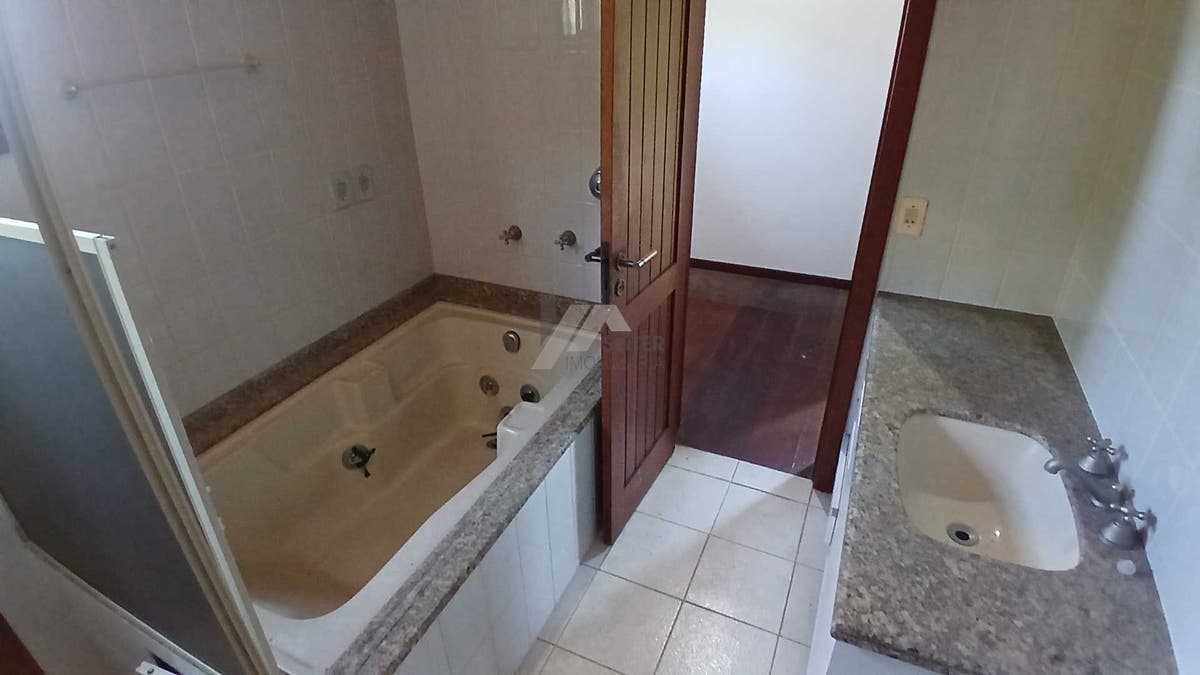 Casa a venda de 4 suites terreno grande Santo Antonio de Lisboa Florianopolis