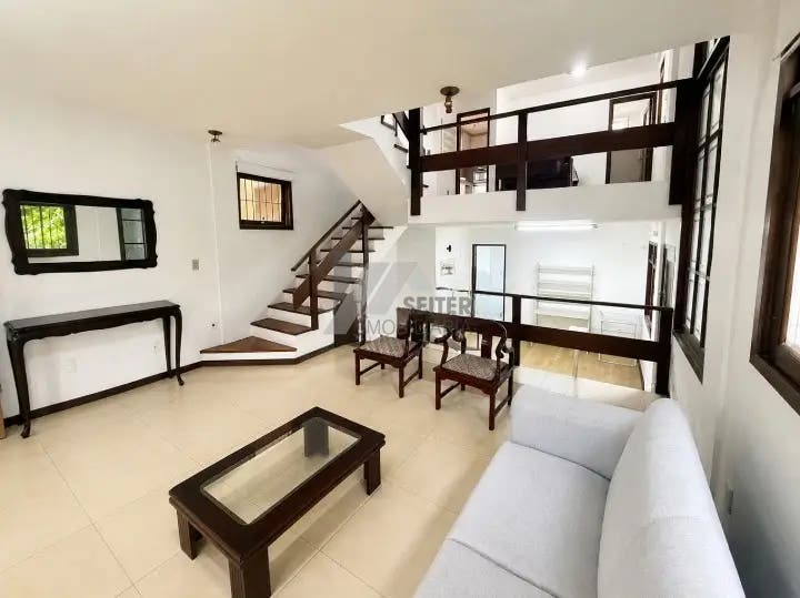 Casa de 5 Quartos no Itacorubi