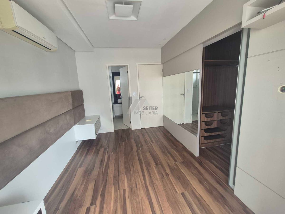 Apartamento tipo cobertura 3 quartos para alugar no itcorubi Florianopolis