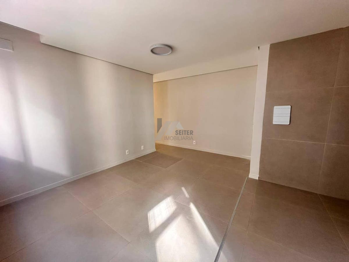 Apartamento a venda com 2 quartos Centro Florianópolis