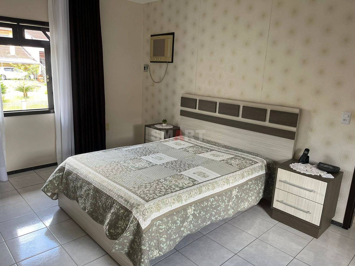 Casa com 1 Suíte e 2 Quartos no Bairro Rau