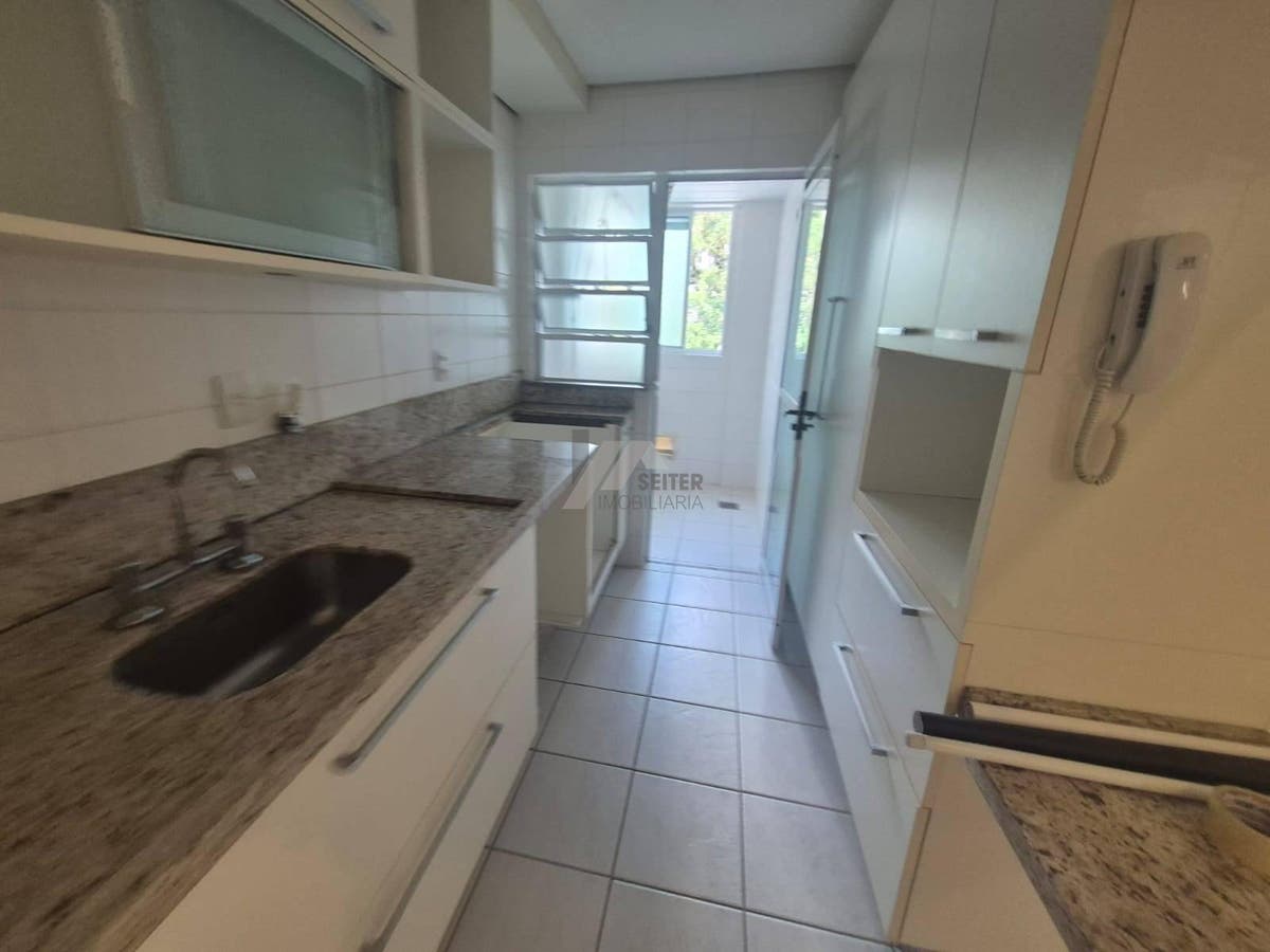 Apartamento de 2 Dormitorios aluguel Itacorubi Mobiliado
