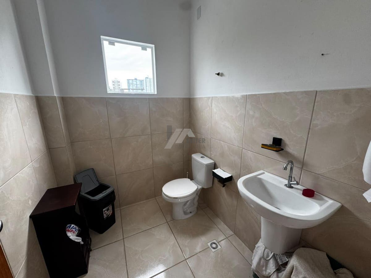 Sala comercial no Jardim Atlantico de 220m²