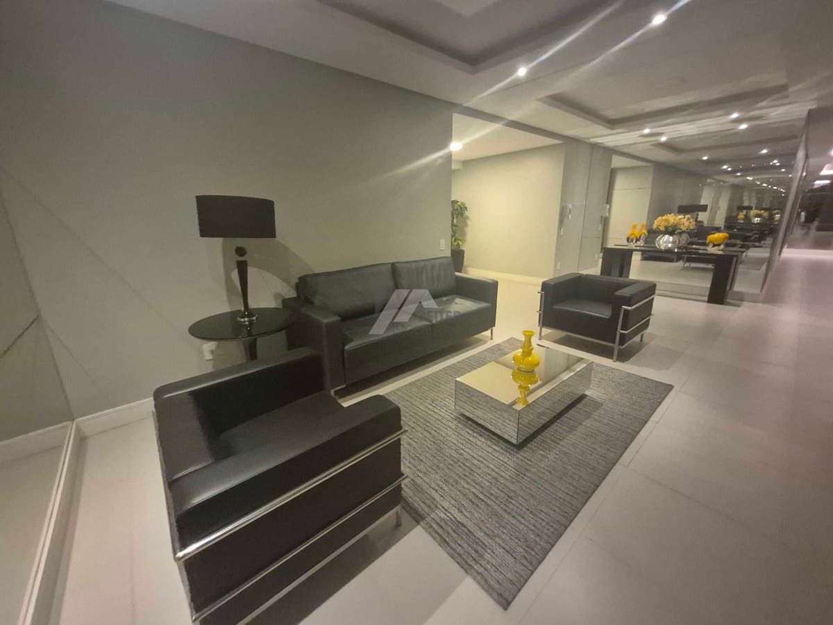 Apartamento alto padrão de 4 dormitorios sacada com churrasqueira e 2 vagas para locação no Itacorubi