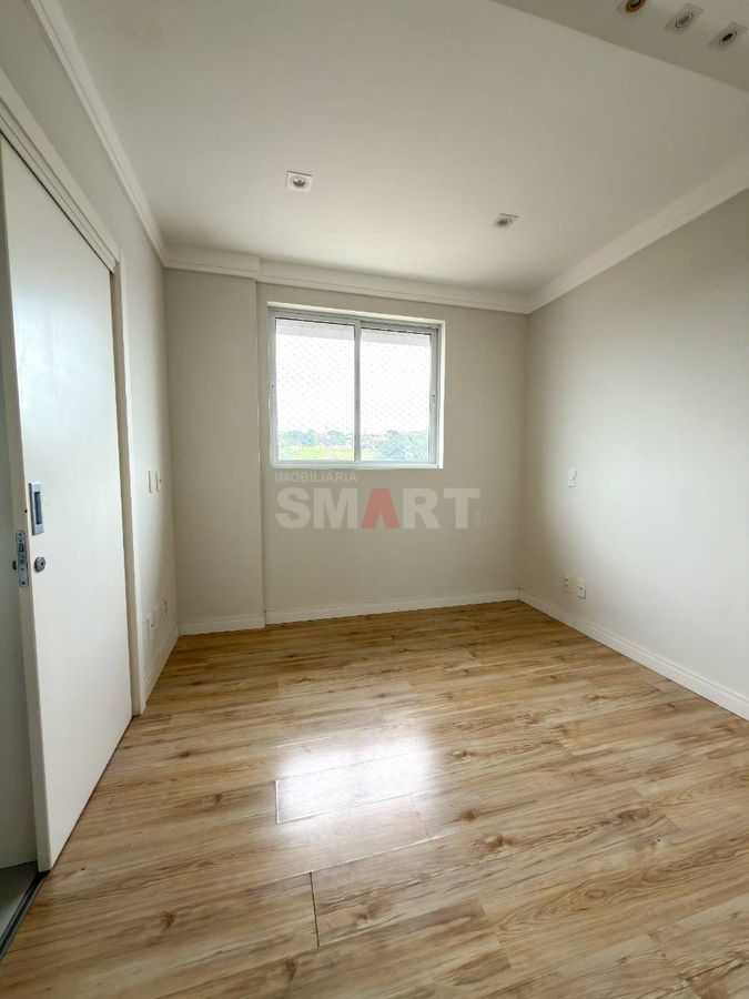 Apartamento no Centro com 1 Suíte + 2 Quartos Prédio Completo
