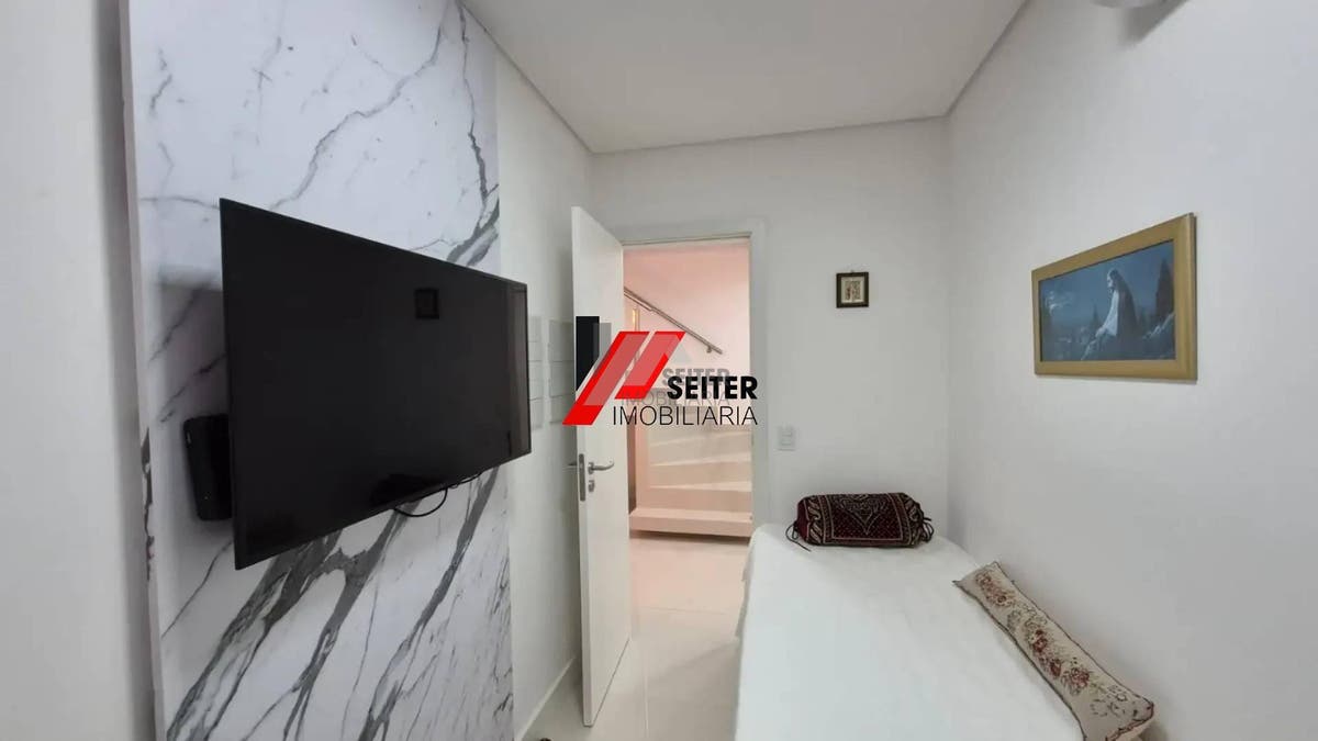 Cobertura 2 dormitórios com suite venda Centro Florianópolis