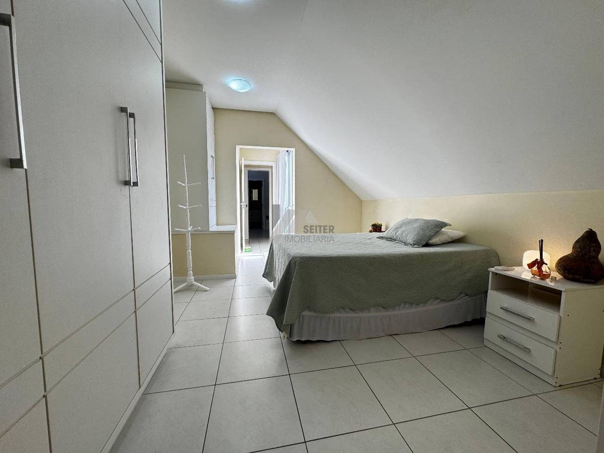 Cobertura 3 suites alugar Trindade florianopolis