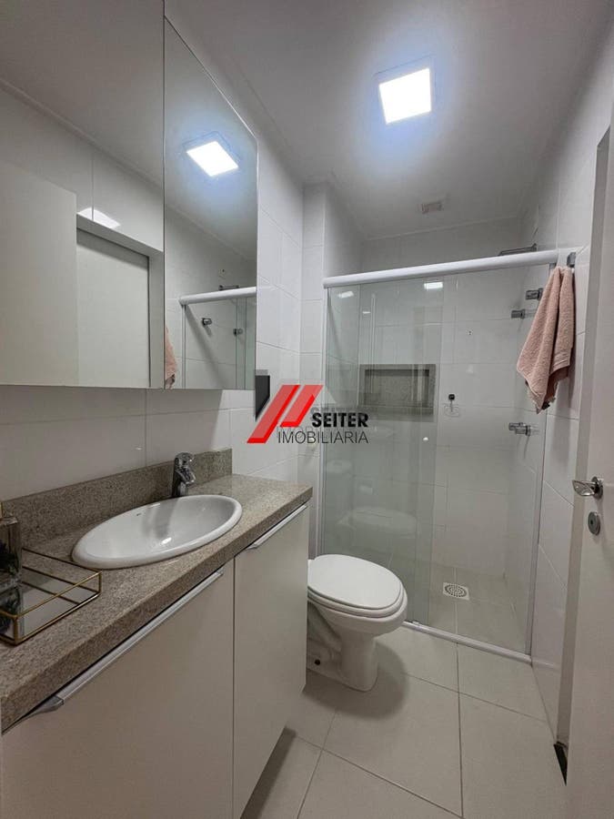 Apartamento de 2 Domitorios com Suite a Venda em Florianopolis