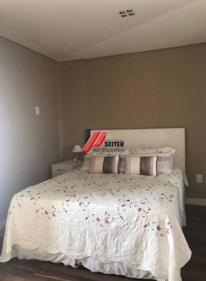 Apartamento á venda no bairro Itacorubi em Florianópolis