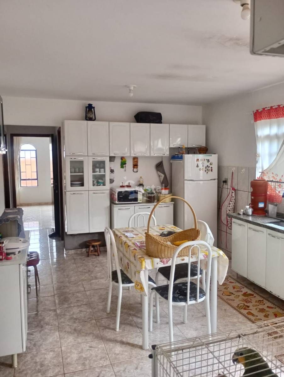 Casa com 3 quartos e 300m² de terreno à venda no Centro - Avaré. Foto 2