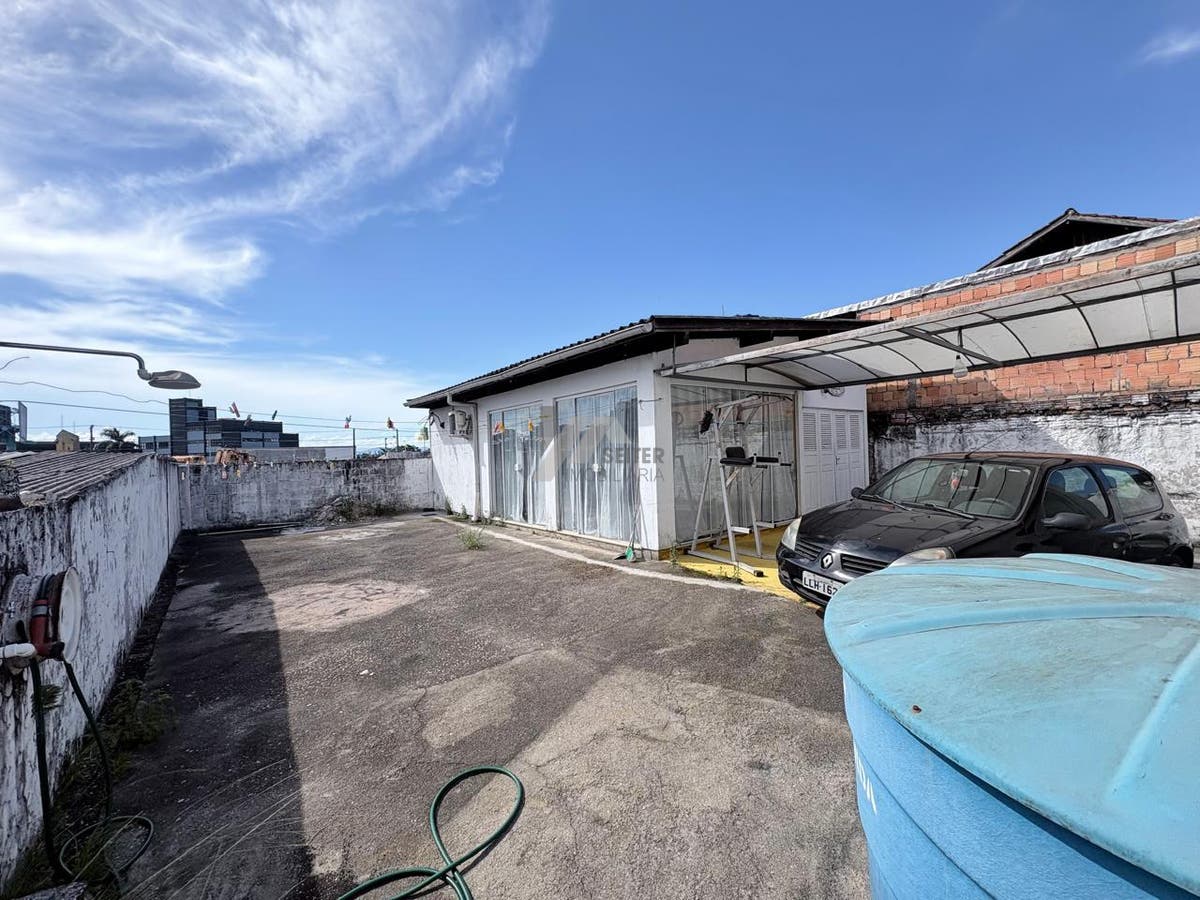 Casa 3 dormitórios com suite para venda Itacorubi Florianópolis