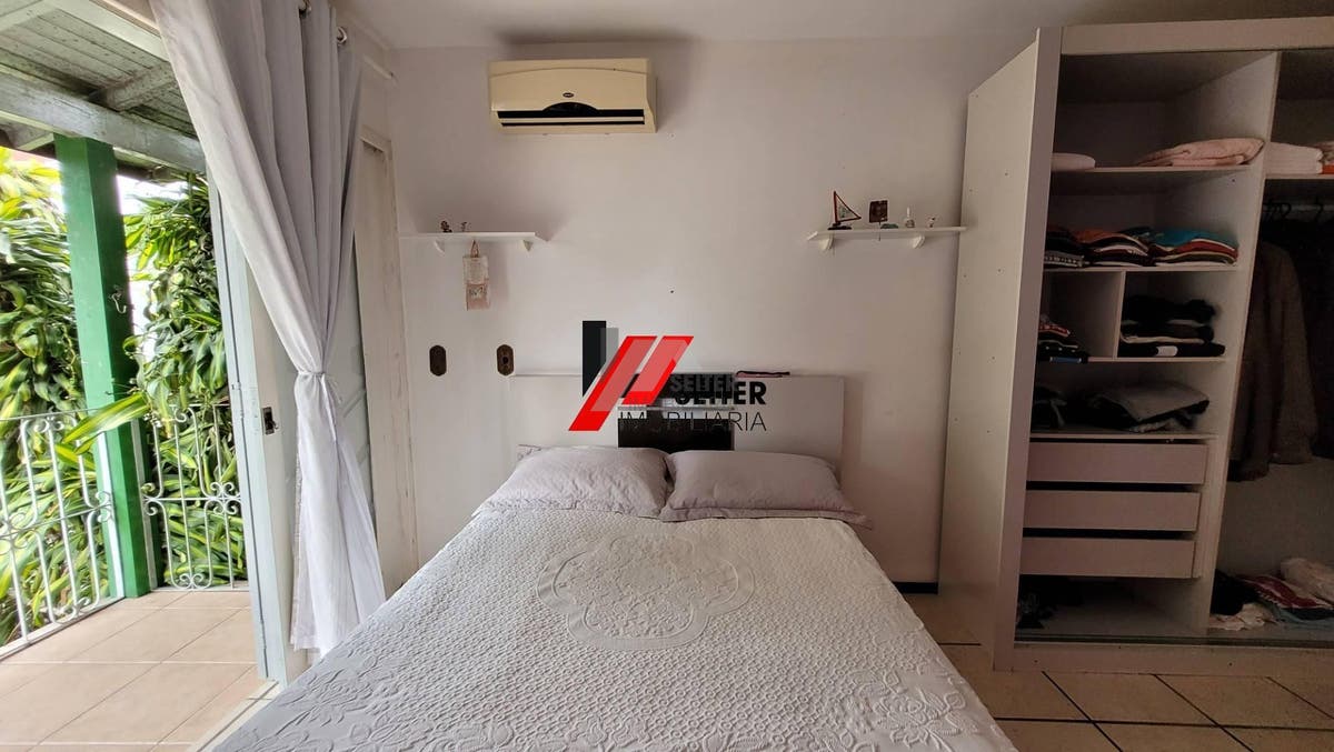 Casa com 4 quatro quartos para locação trindade florianópolis