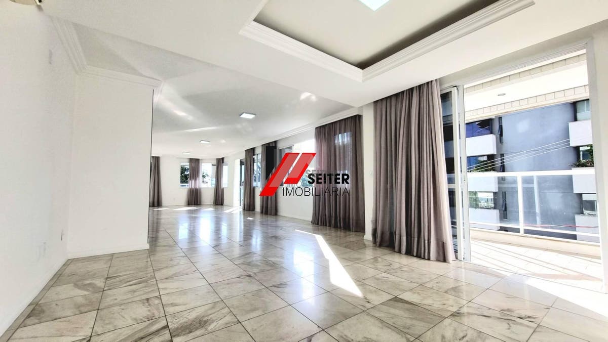 Apartamento a venda na Beira Mar Norte de Florianópolis