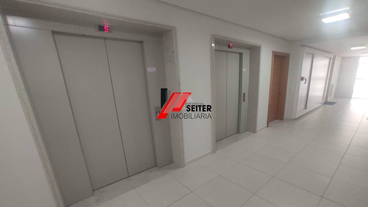 Aluga sala comercial Florianopolis Itacorubi com 42 m2 de área