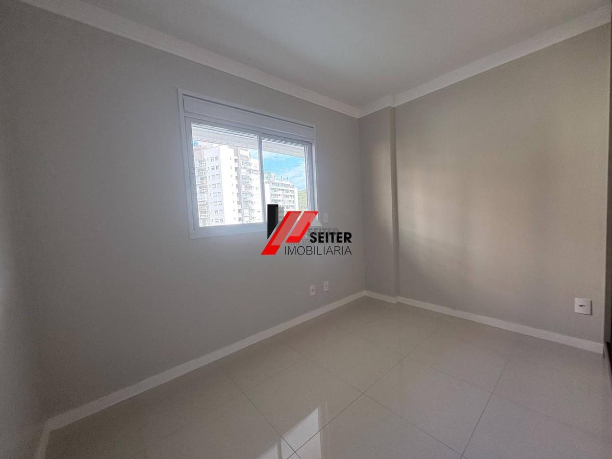 Apartamento de 4 dormitorios com suite para alugar Tom Jobim Itacorubi