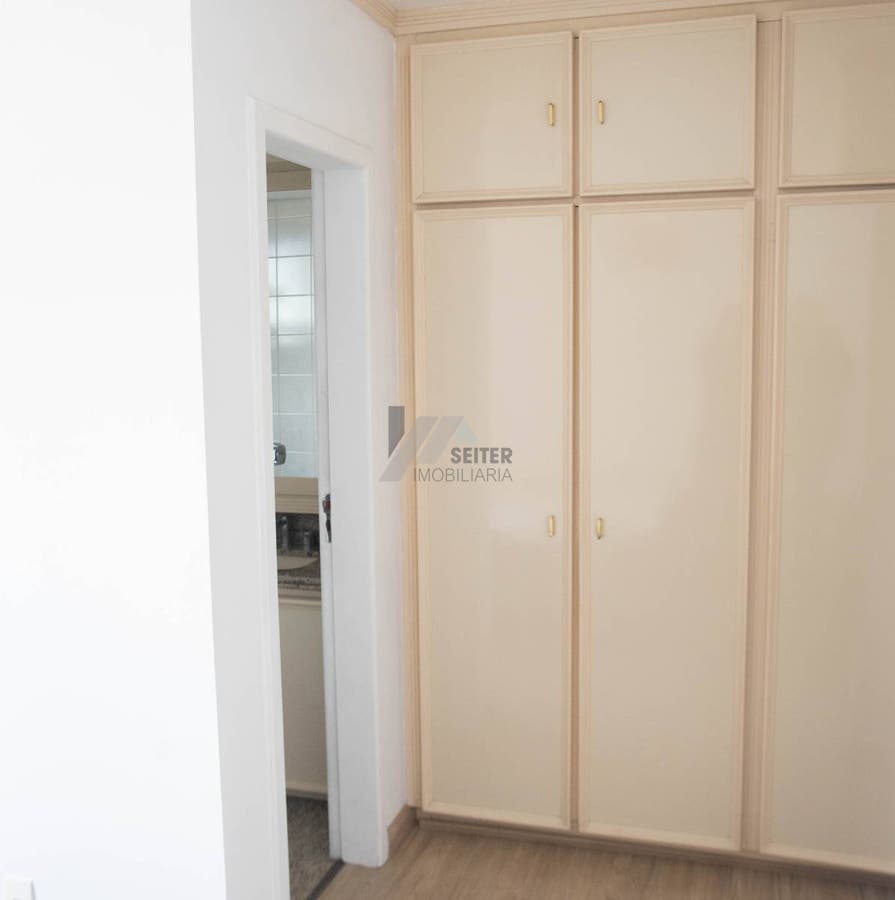 Apartamento com 3 quartos, Centro - Florianópolis