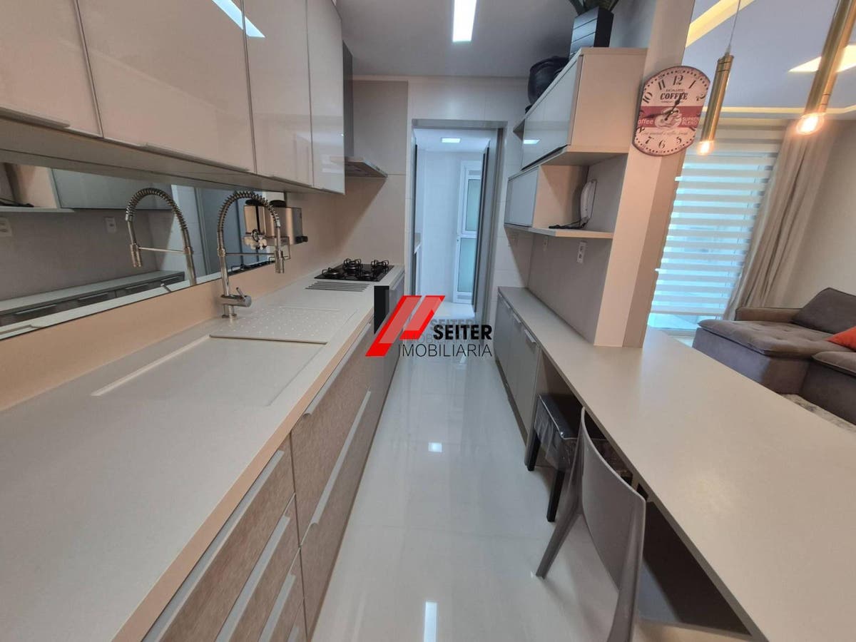 Apartamento de 2 dormitórios alto padrão para locação na Agronômica Florianópolis