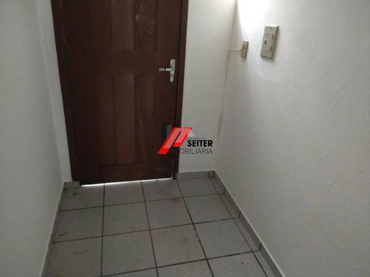 Casa comercial a venda no bairro Saco dos Limões