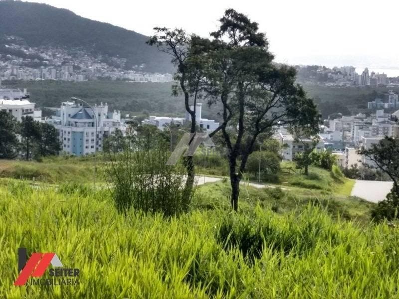 Terreno a venda no bairro Itacorubi em localização previlegiada