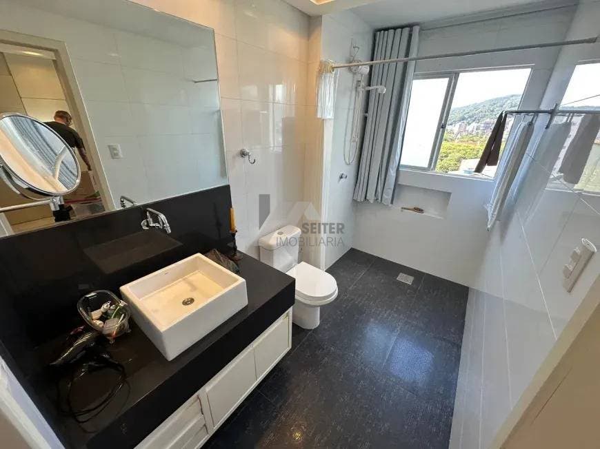 Residencial › Apartamento, 3, para Venda no Carvoeira- Florianópolis