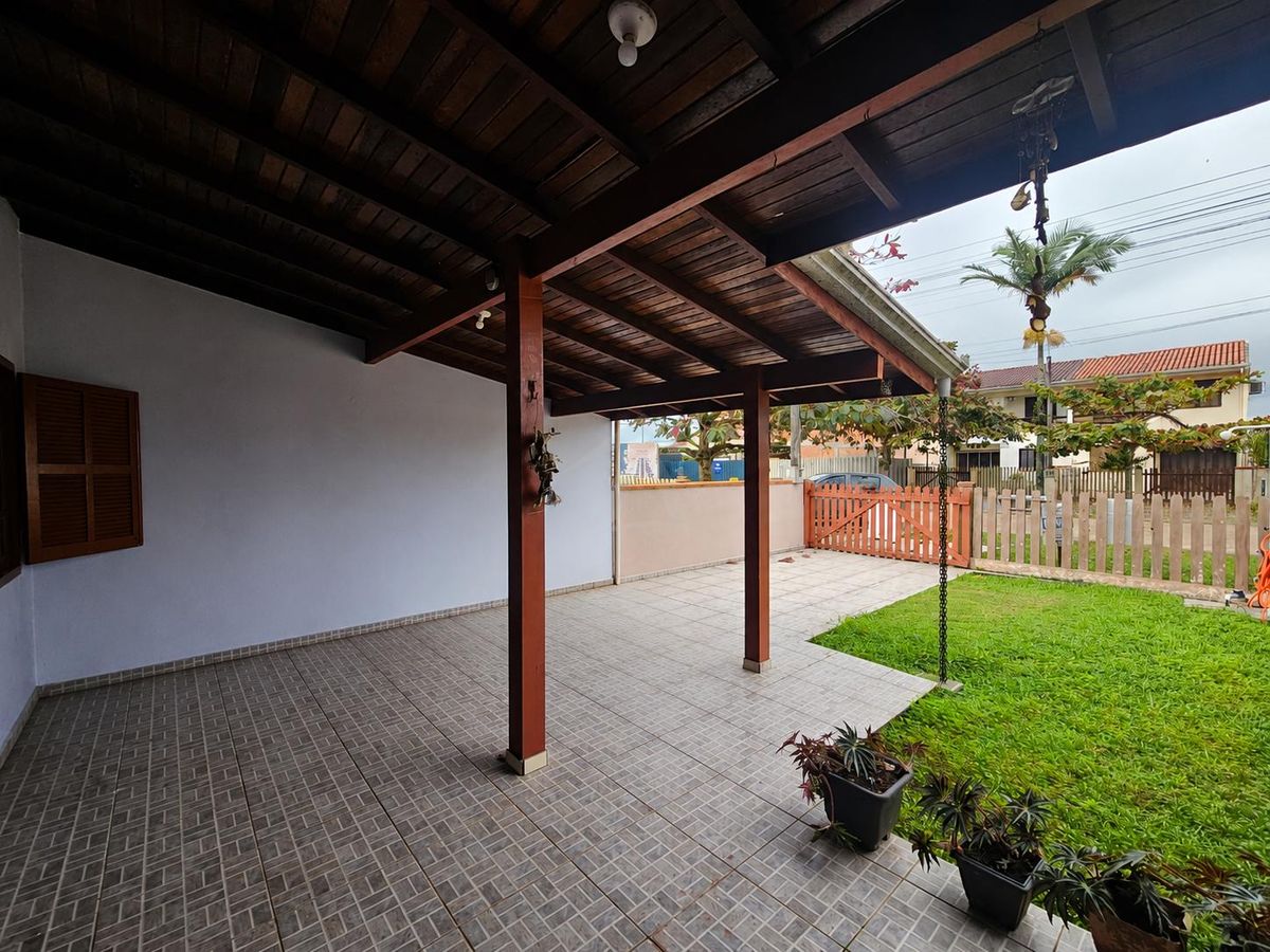 Casa a 200 metros da praia, 2 quartos sendo 1 suíte, bal brasília