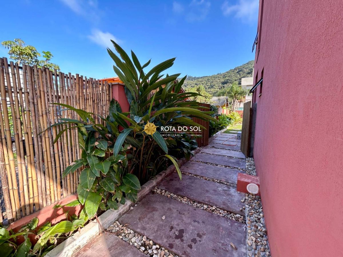 Casa à venda 4 quartos com piscina Praia Mariscal Bombinhas SC - 9