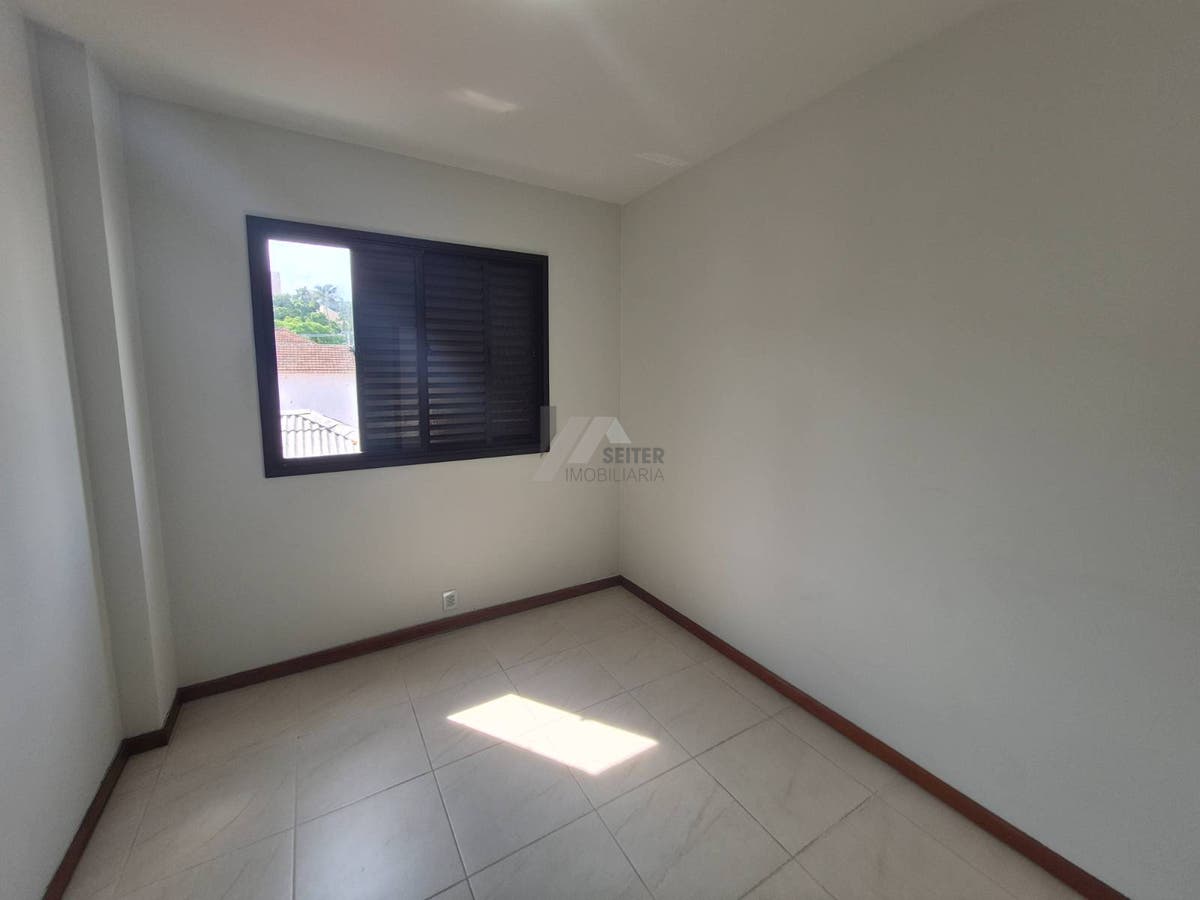 Apartamento de 3 quartos para alugar centro