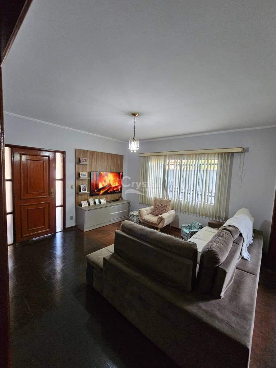 Casa à Venda com 3 Quartos e Edícula com Área de Lazer em Jardim São Paulo - Avaré. Foto 2