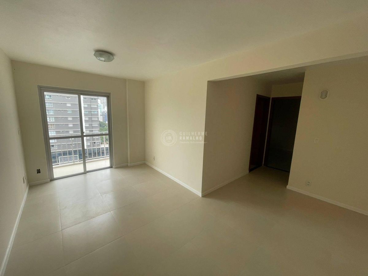 Apartamento com 2 quartos, Centro - Balneário Camboriú