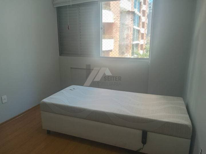 Apartamento 3 quartos para alugar na Av Mauro Ramos