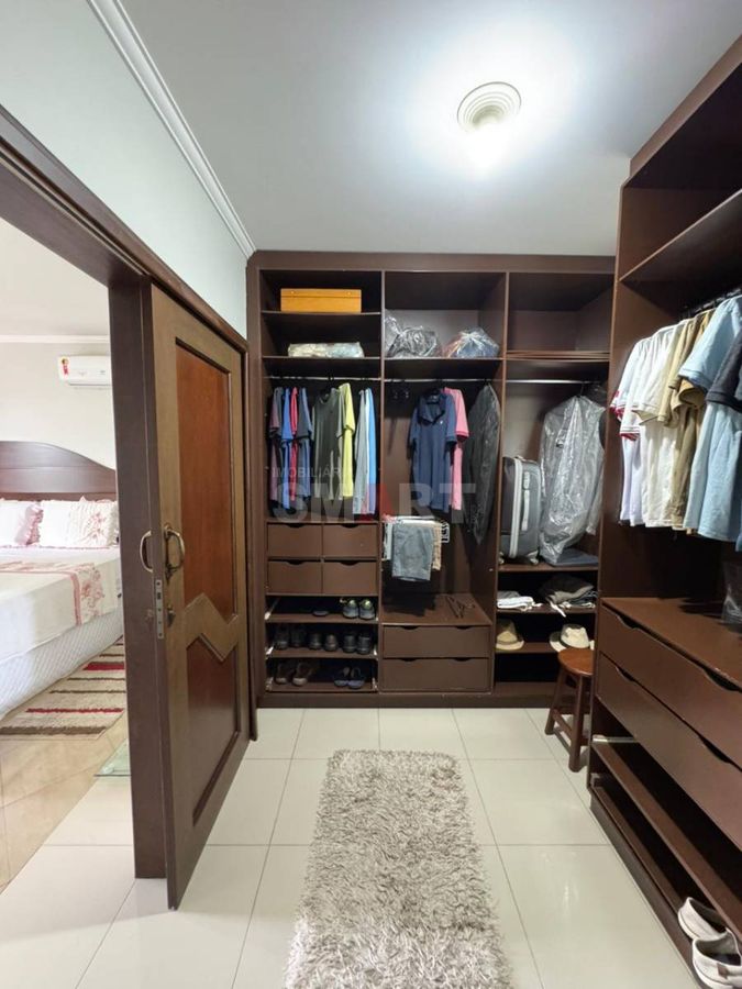 Casa Semimobiliada com 2 Suítes e 1 Quarto no Bairro Vila Nova