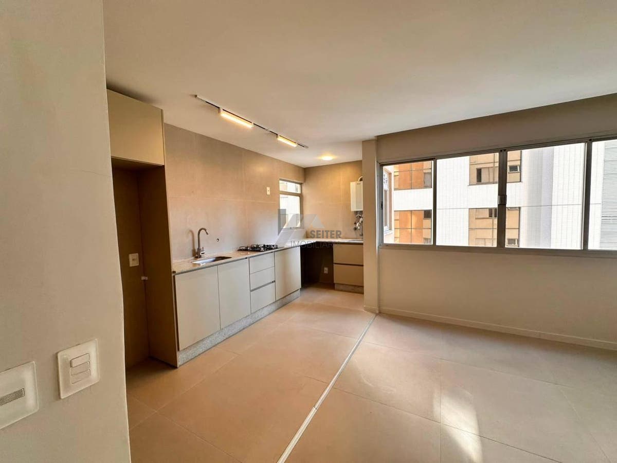 Apartamento a venda com 2 quartos Centro Florianópolis