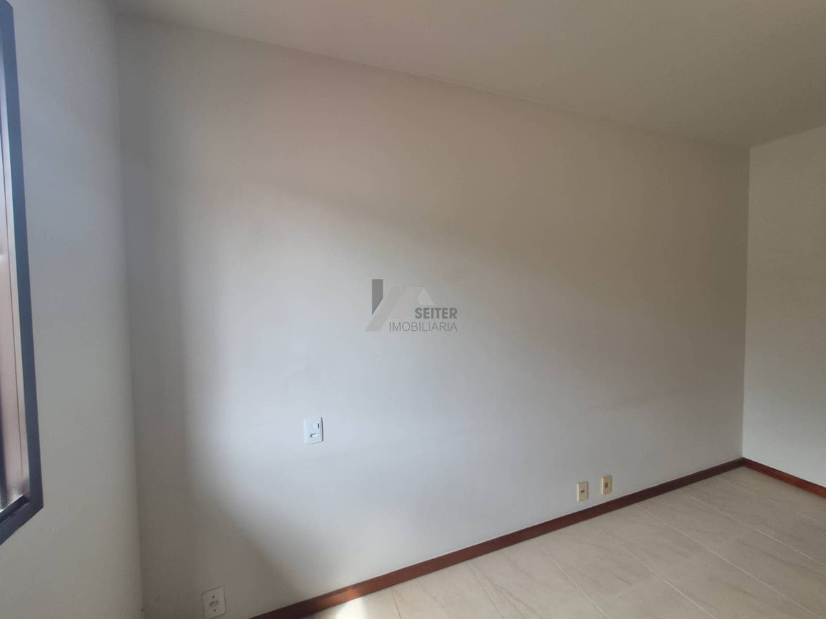 Apartamento de 3 quartos para alugar centro