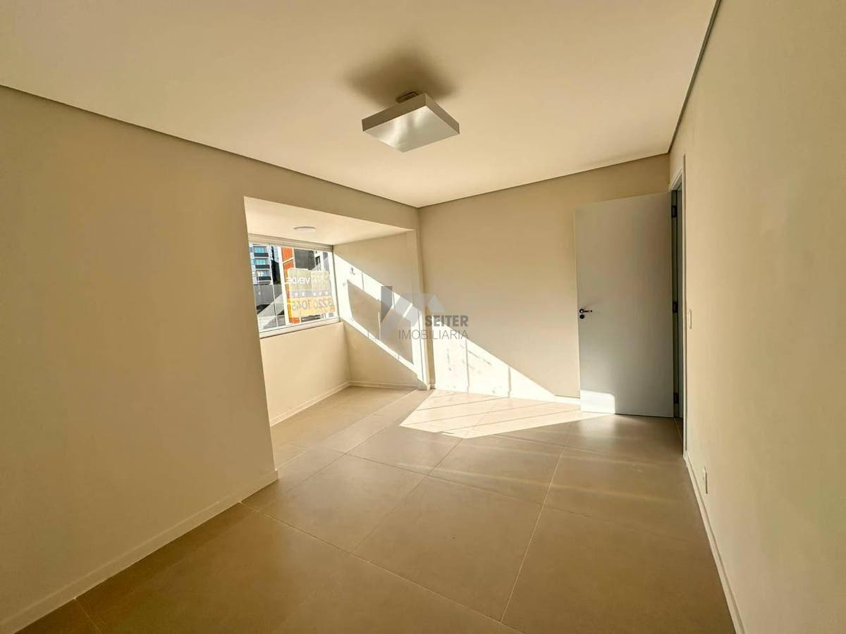 Apartamento a venda com 2 quartos Centro Florianópolis