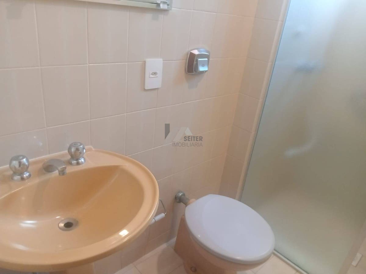 Apartamento 3 quartos para alugar na Av Mauro Ramos