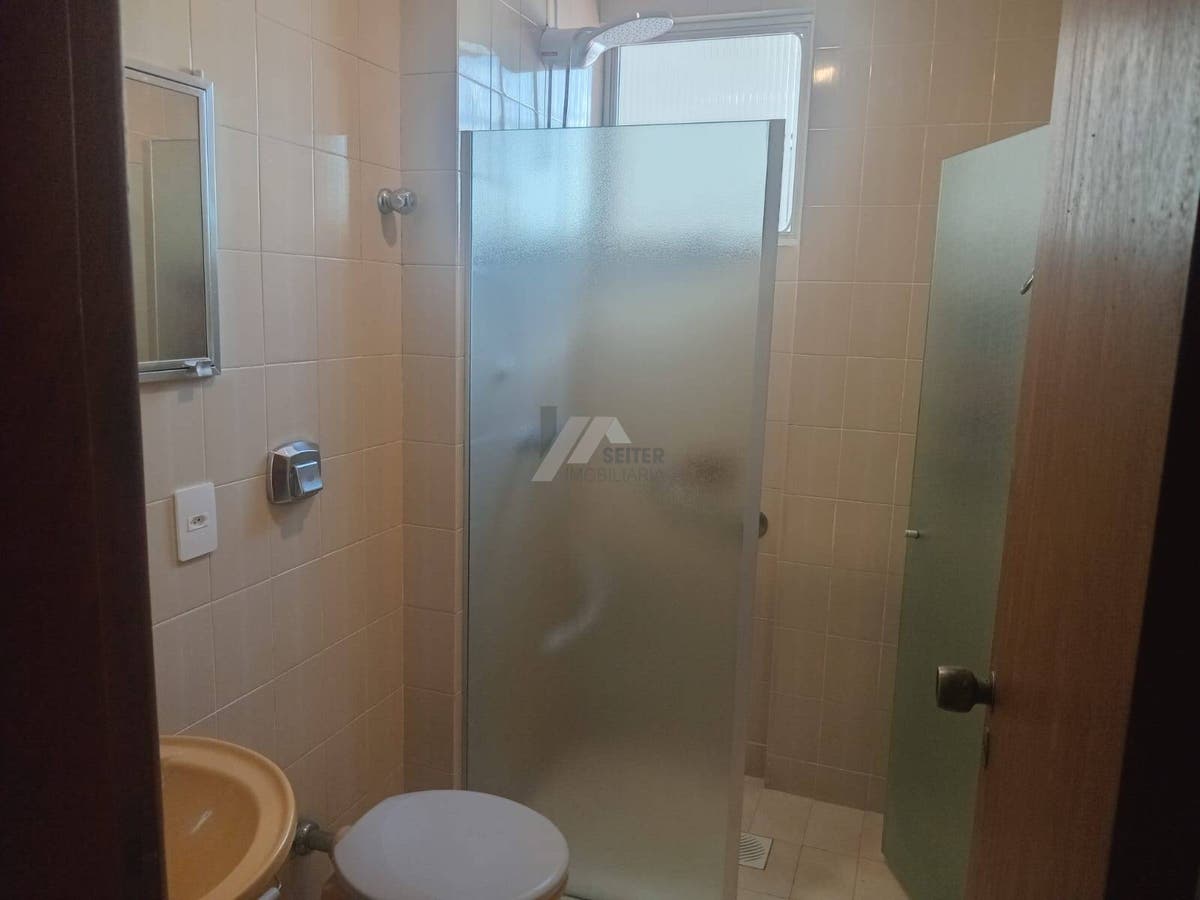 Apartamento 3 quartos para alugar na Av Mauro Ramos
