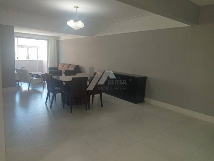 Apartamento 3 quartos para alugar na Av Mauro Ramos