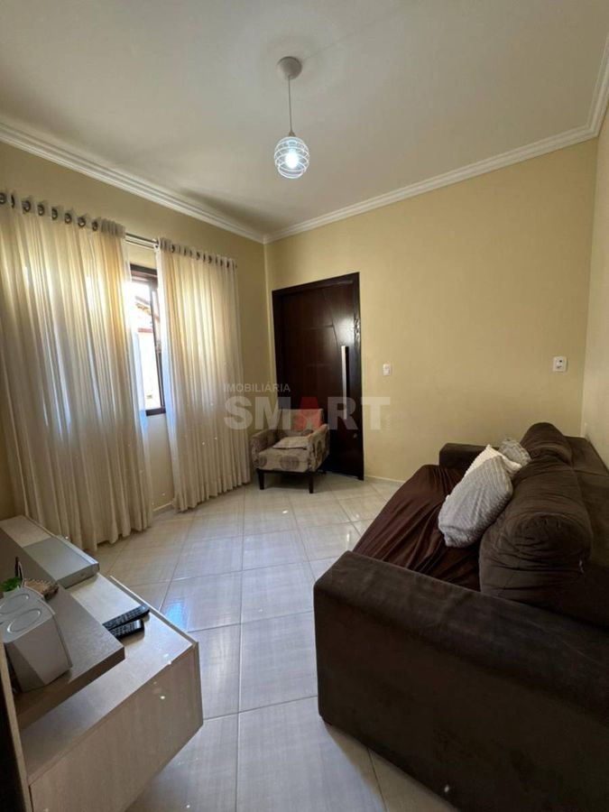 Casa com 3 Quartos e Ampla Área Externa no Amizade