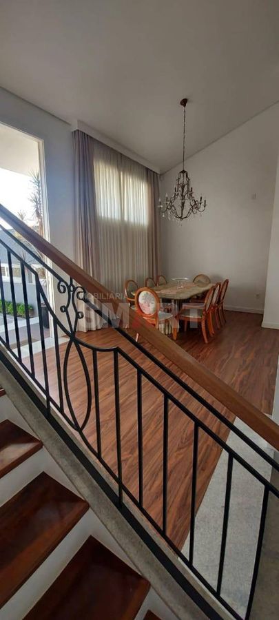 Casa com 4 Suítes no Bairro Nova Brasília