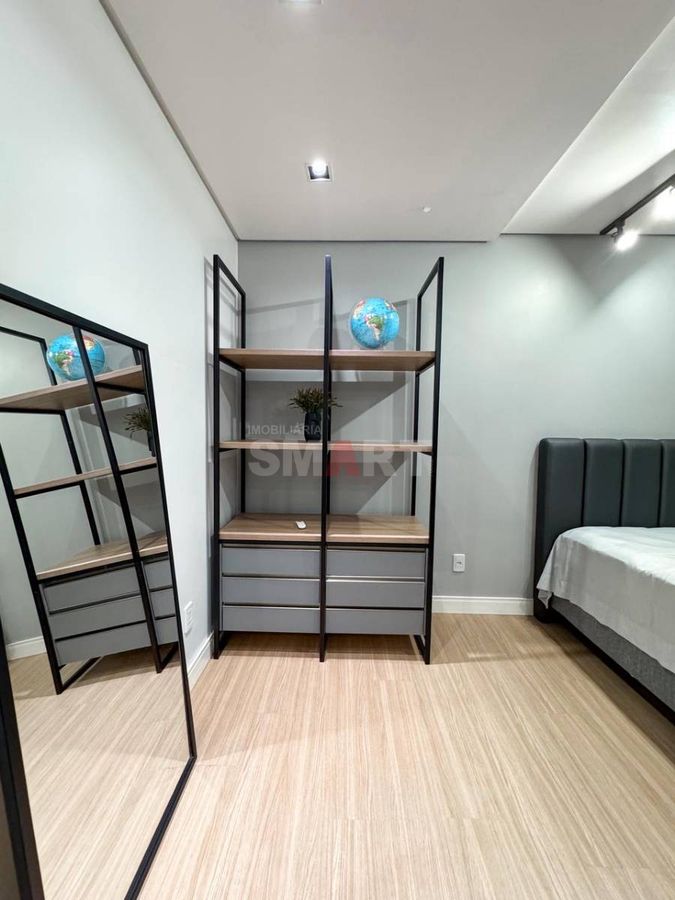 Casa com Piscina no Czerniewicz com 1 Suite e 2 Quartos