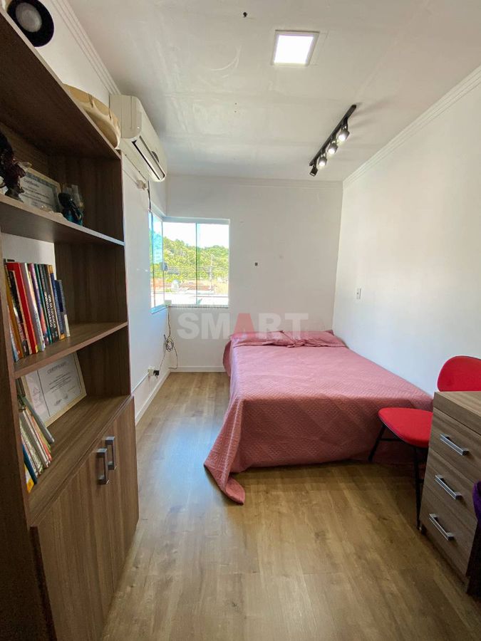 Sobrado com 238,00m² com 1 Suíte + 2 Quartos em Guaramirim