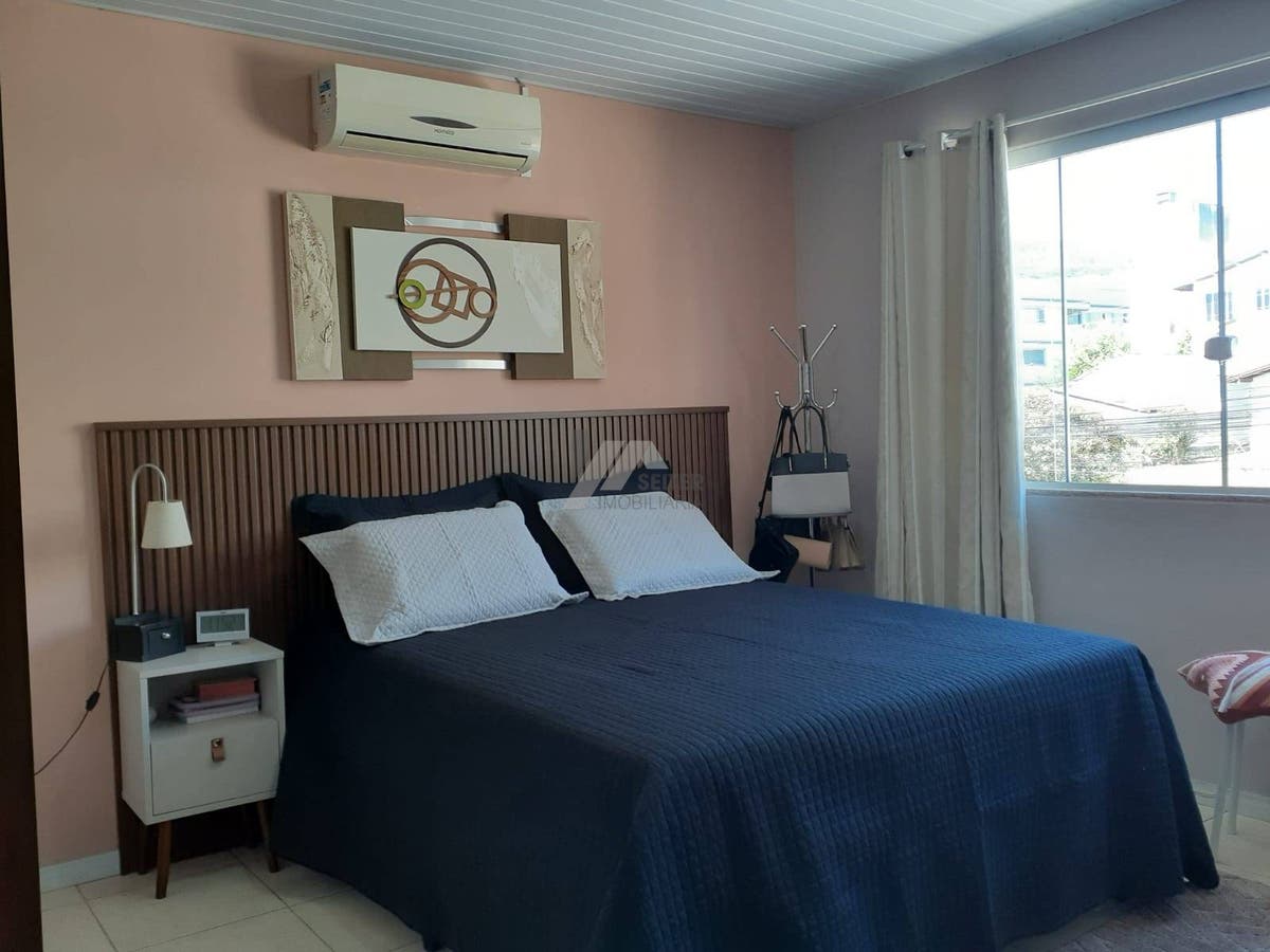 Casa com 6 quartos Córrego Grande Florianópolis
