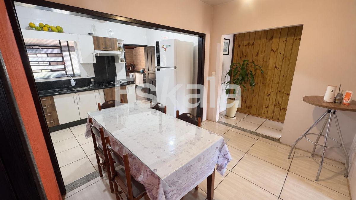 Casa Semobiliada Com 417m² De Área De Terreno São Luís - Jaraguá do Sul