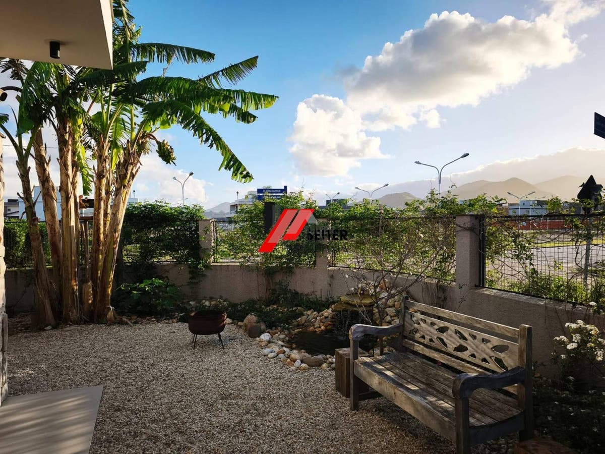 Casa à venda com 4 dormitórios no Campeche Florianópolis
