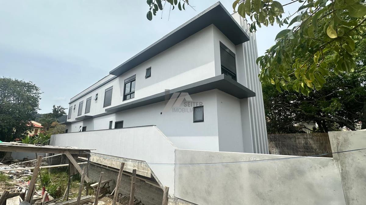 Sobrado moderno de alto padrão