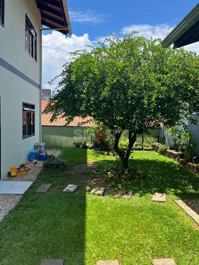 Casa com 1 Suíte e 2 Quartos no Bairro Rau
