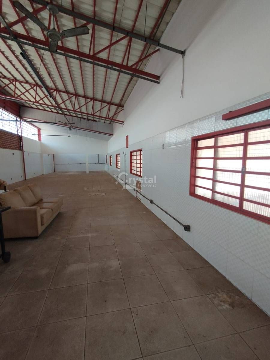 Barracão Comercial de 200m² para Alugar próximo ao Centro - Avaré. Foto 2