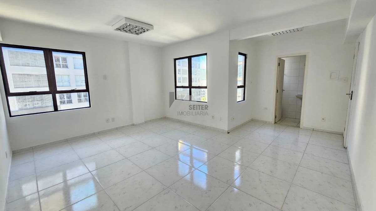 Sala comercial para venda no Shopping Trindade