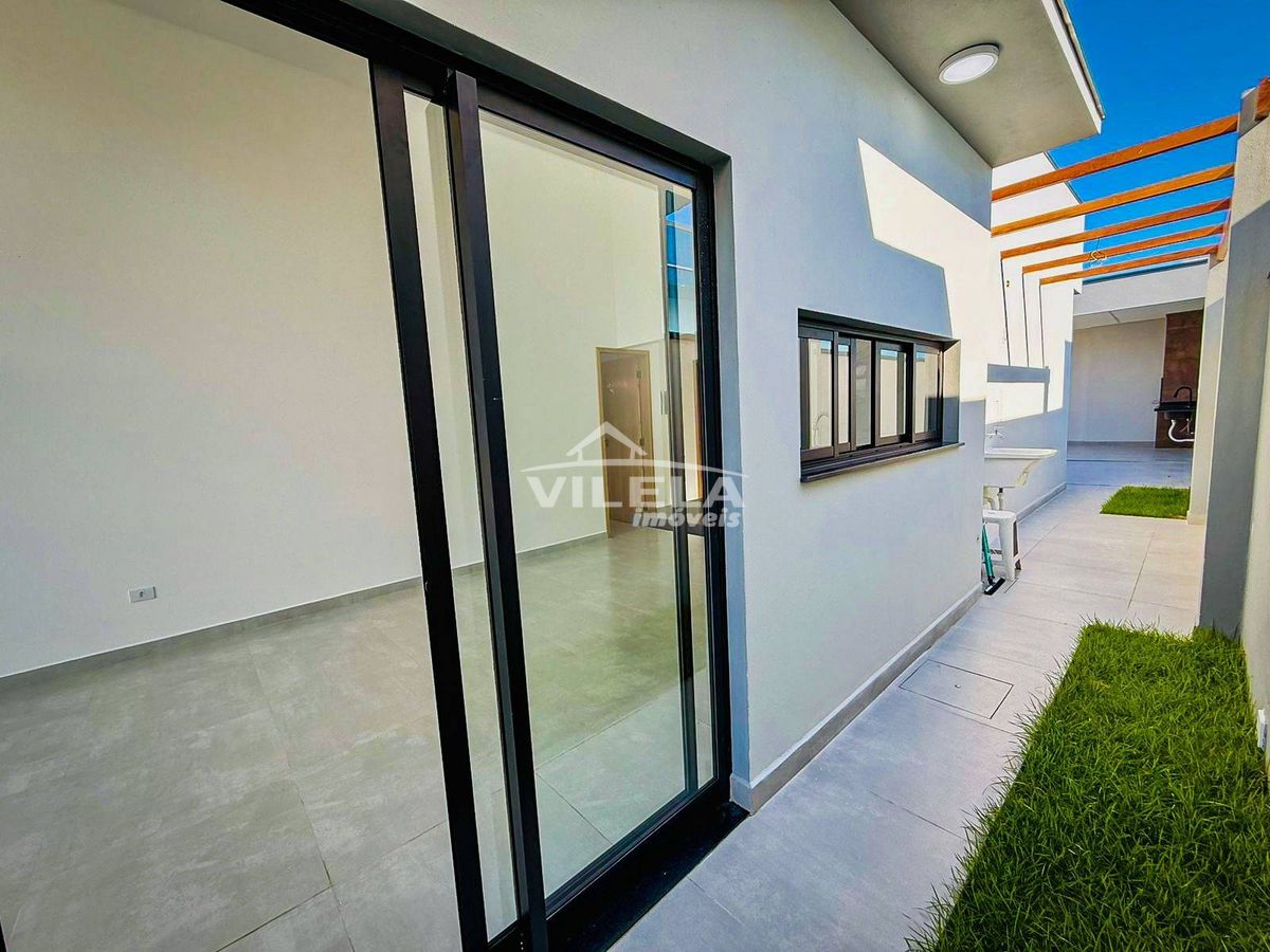 Casa -moderna-pé direito alto golfinho-caraguatatuba-sp