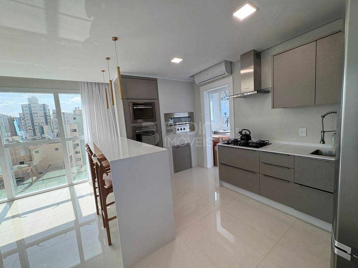 Apartamento de 4 quartos, 140m² no bairro Centro, em Balneário Camboriú | Eu Corretor